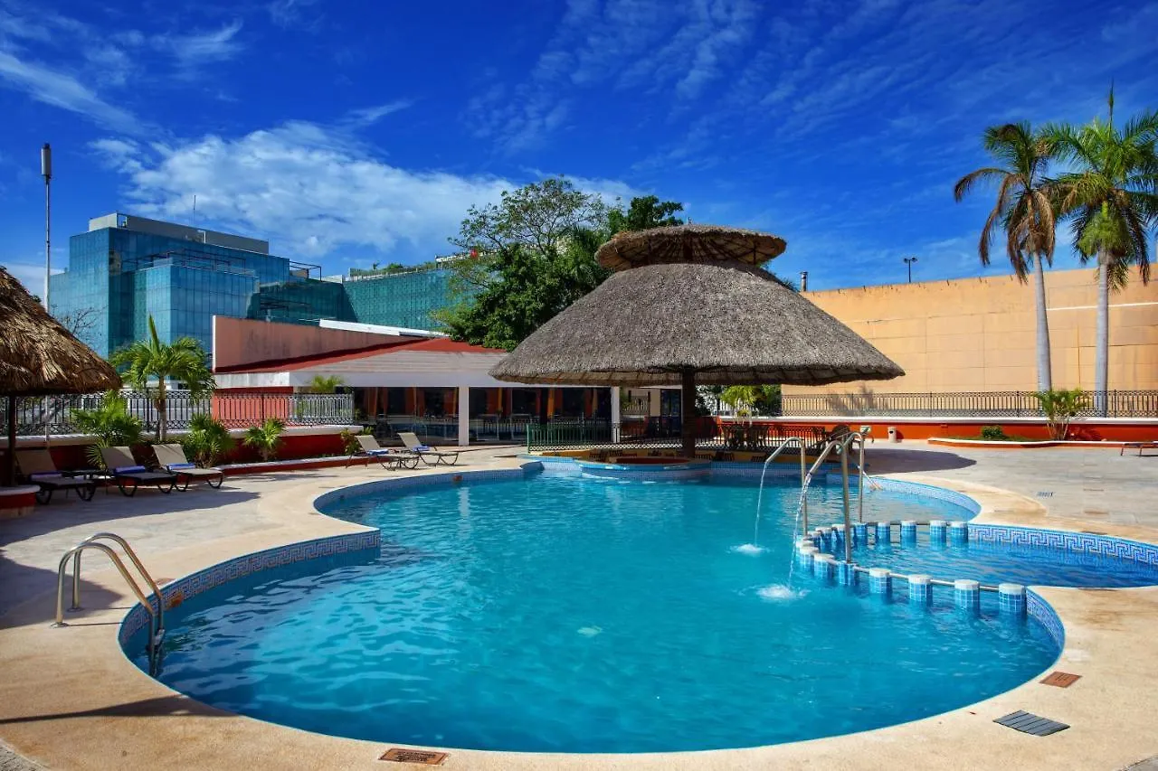 Holiday Inn Merida By Ihg 3*,