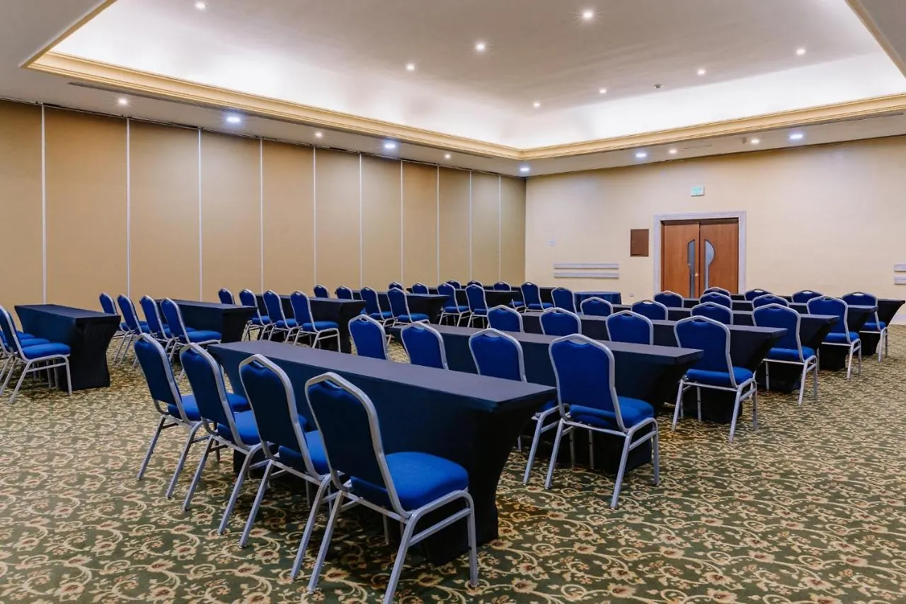 Holiday Inn Merida By Ihg 3*,