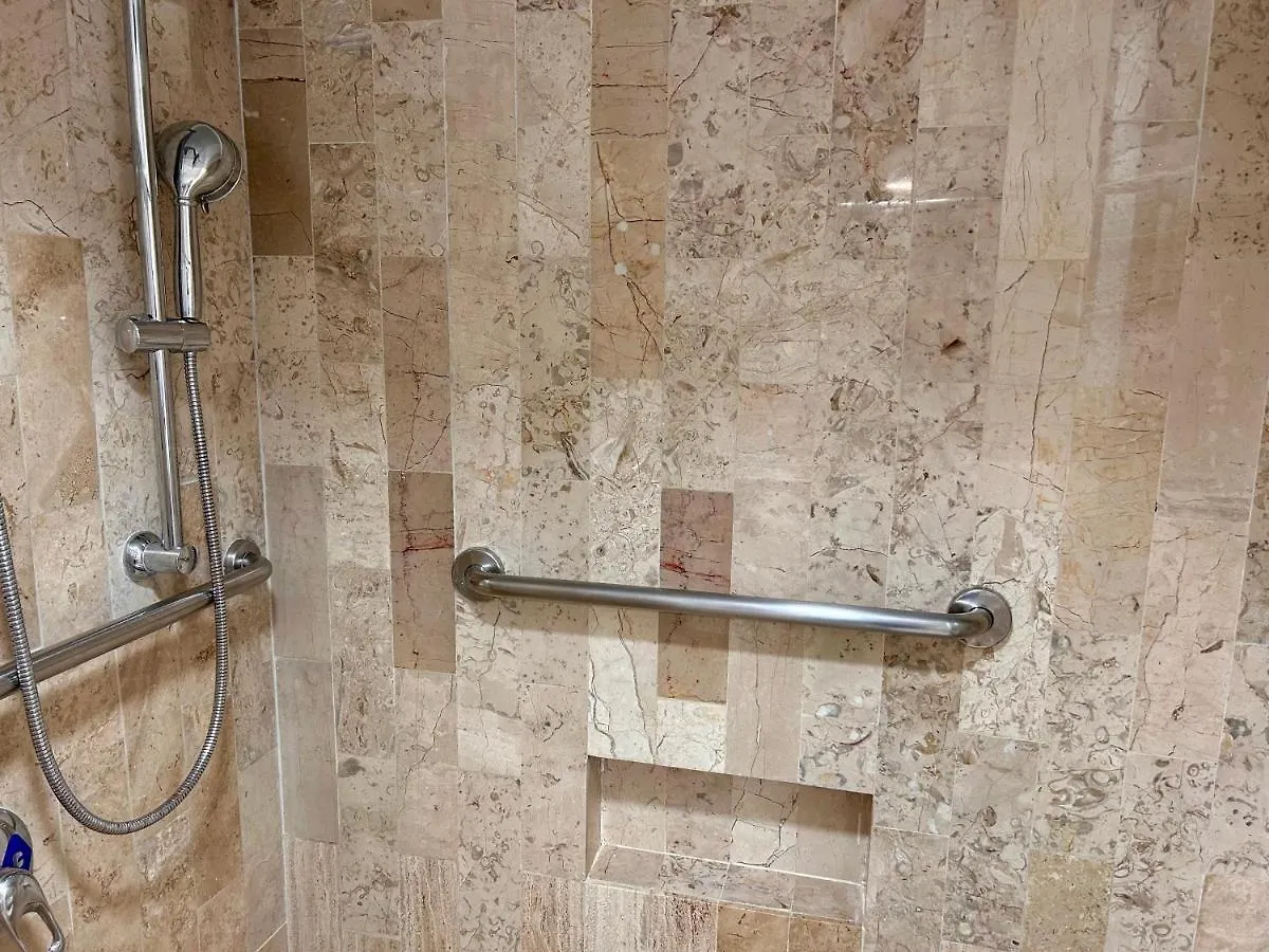 Holiday Inn Merida By Ihg 3*,