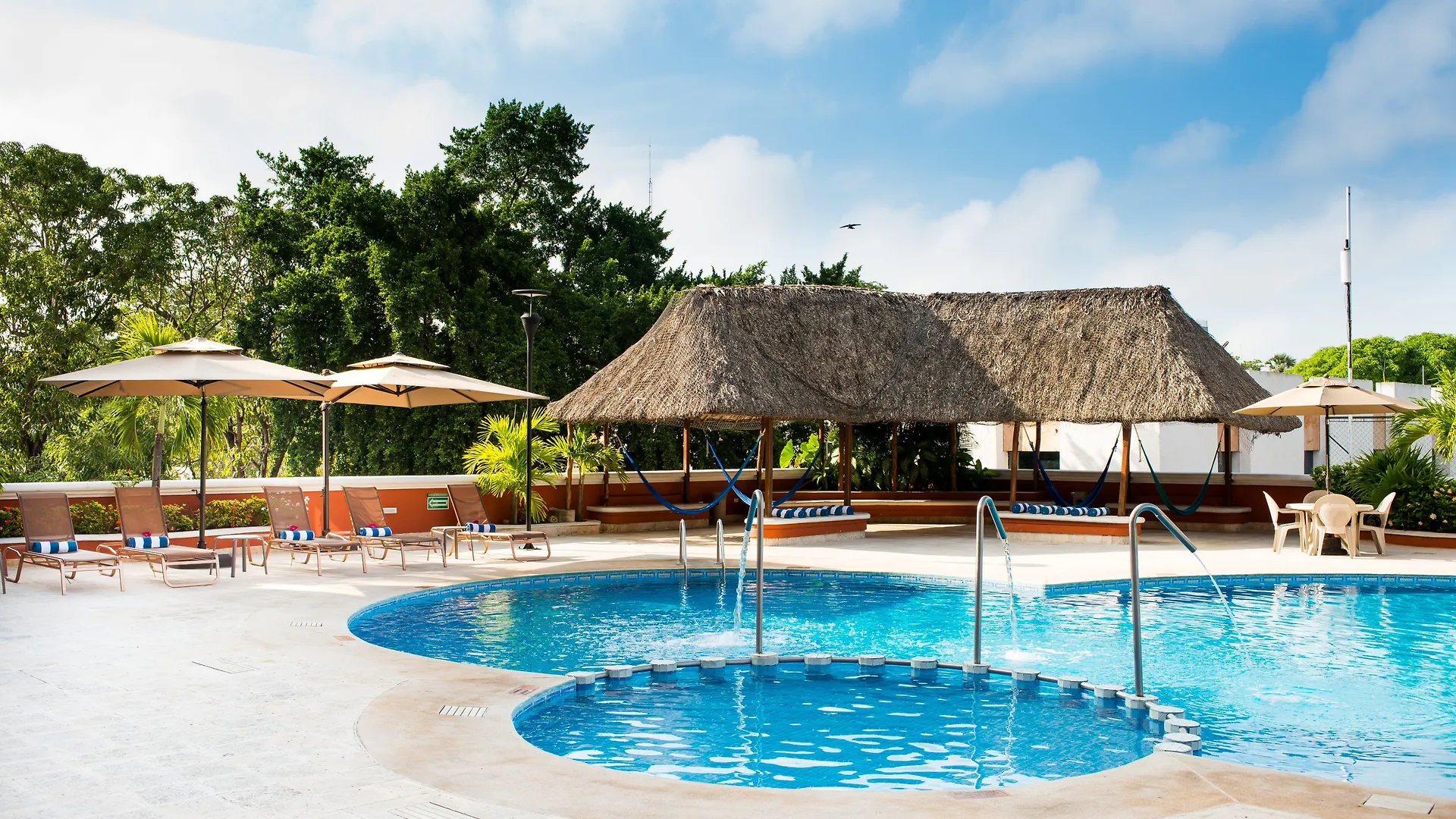 Holiday Inn Merida By Ihg 3*,